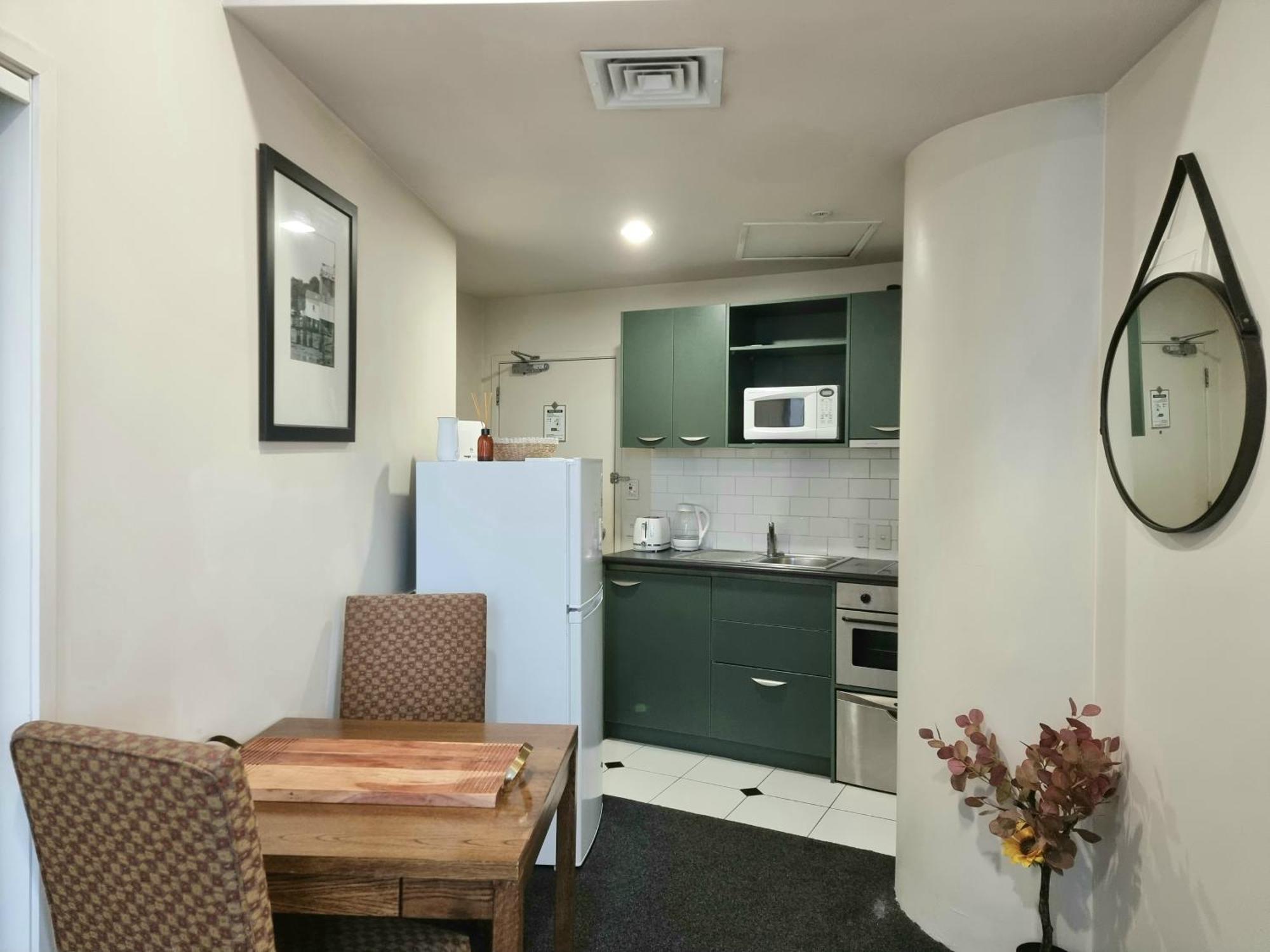 Urban Deco Apartment On Queen Street Auckland Oda fotoğraf