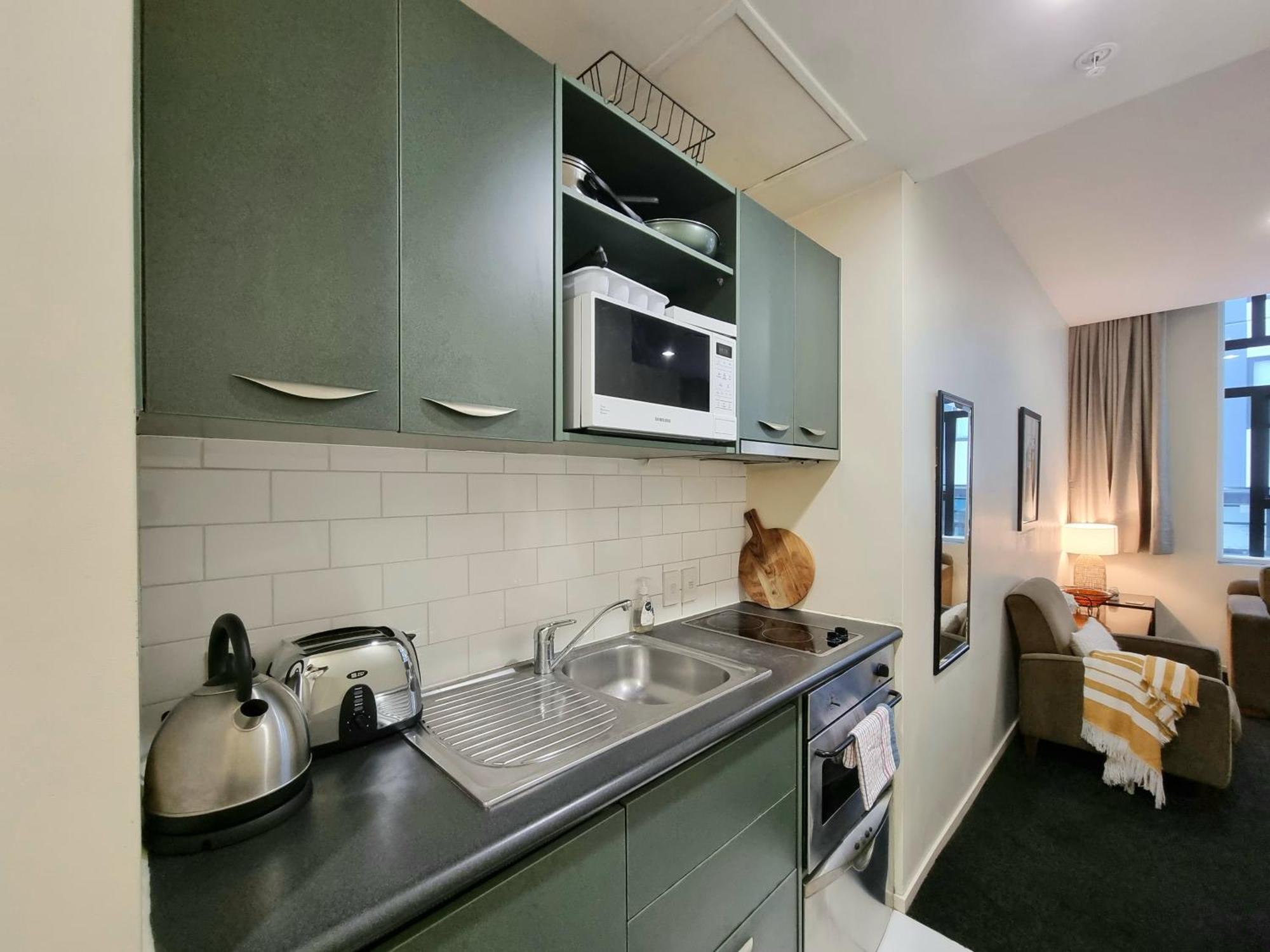 Urban Deco Apartment On Queen Street Auckland Oda fotoğraf