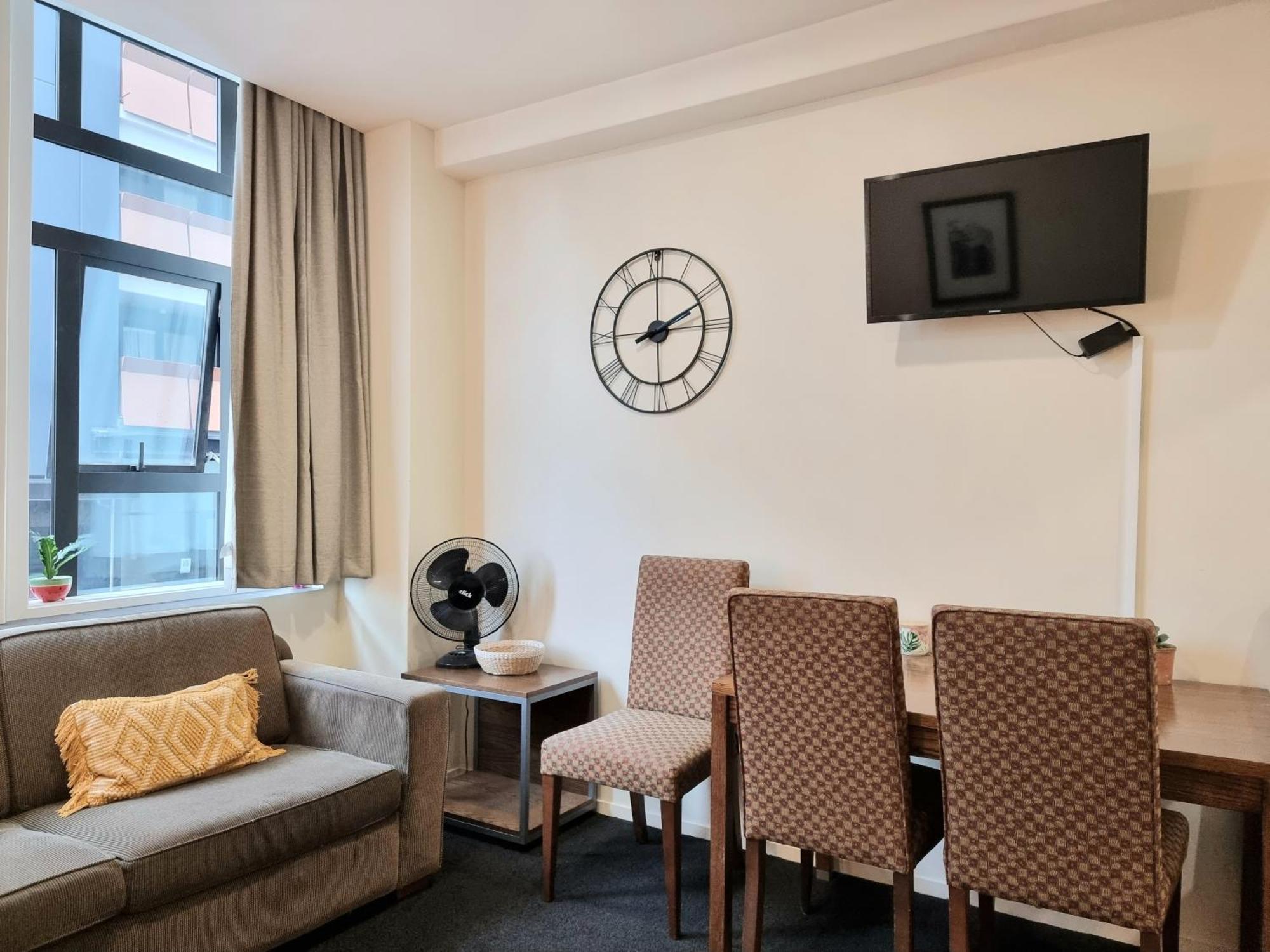Urban Deco Apartment On Queen Street Auckland Oda fotoğraf